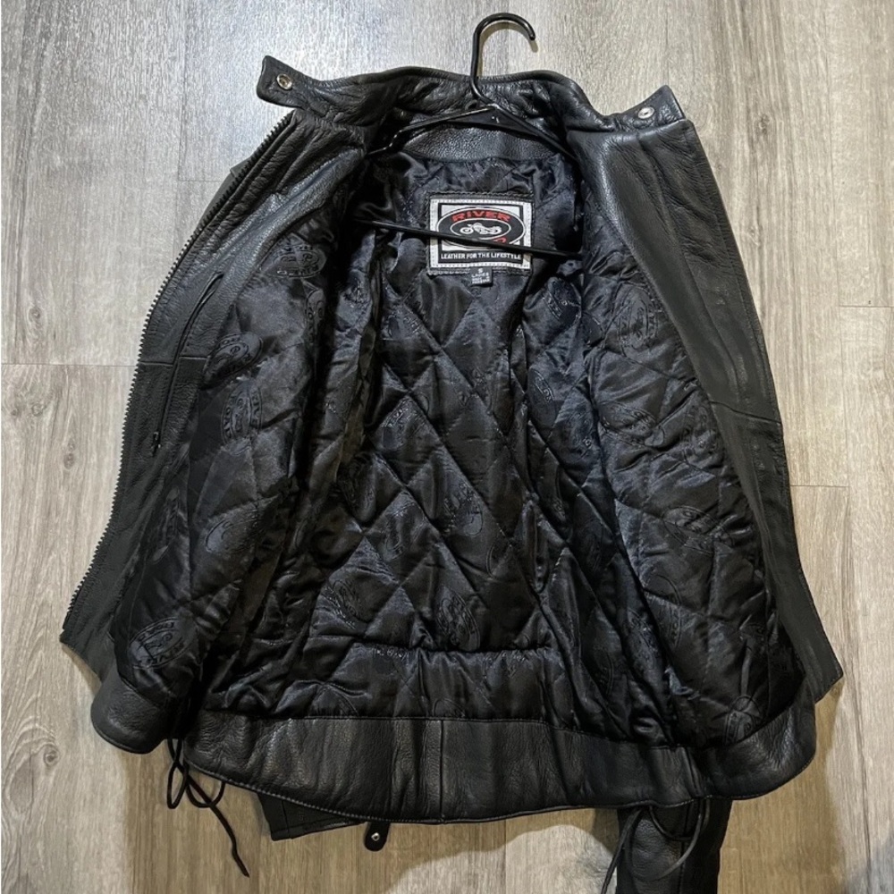 Leather jacket - Picture 4 of 7